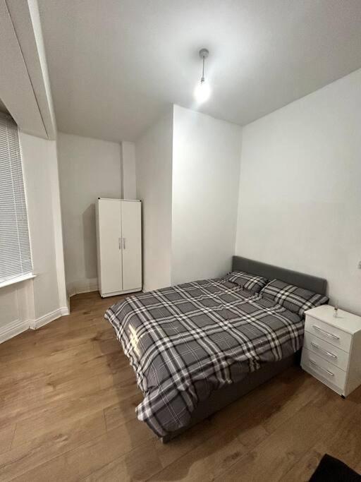 Leicester Spacious Flat With Free Parking Eksteriør billede