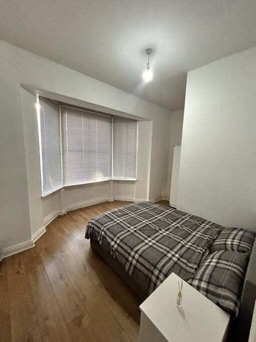 Leicester Spacious Flat With Free Parking Eksteriør billede