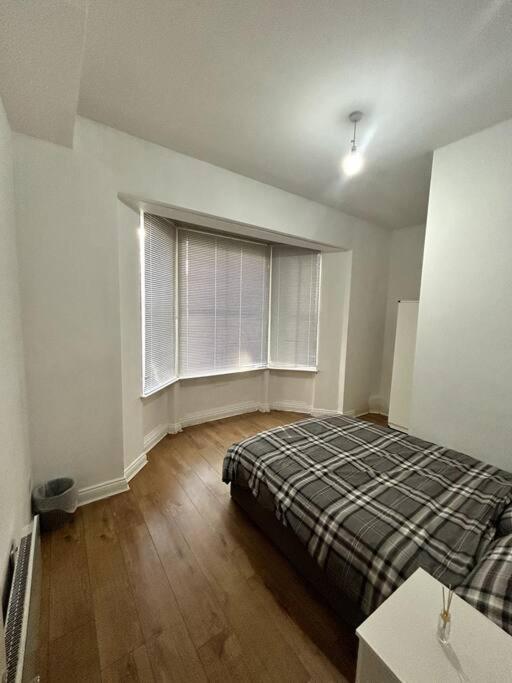 Leicester Spacious Flat With Free Parking Eksteriør billede