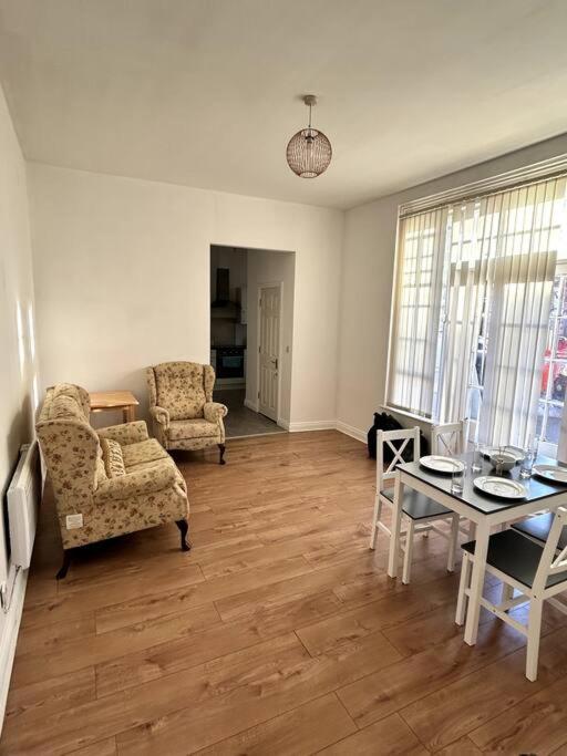 Leicester Spacious Flat With Free Parking Eksteriør billede